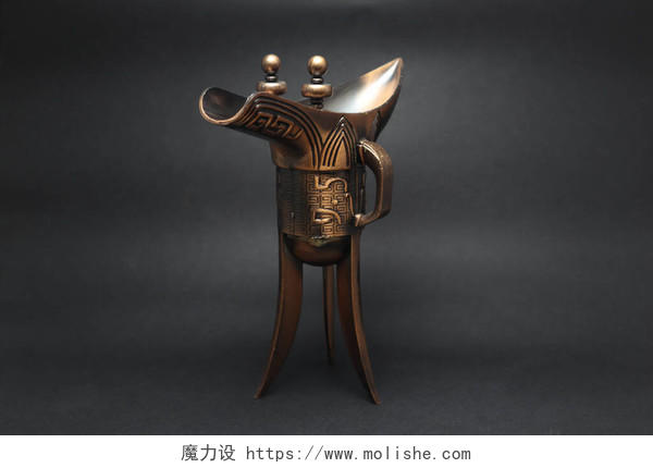 中国古代礼仪青铜酒杯
